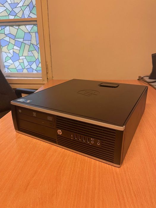 HP Compaq 8200 Elite Small Form Factor PC