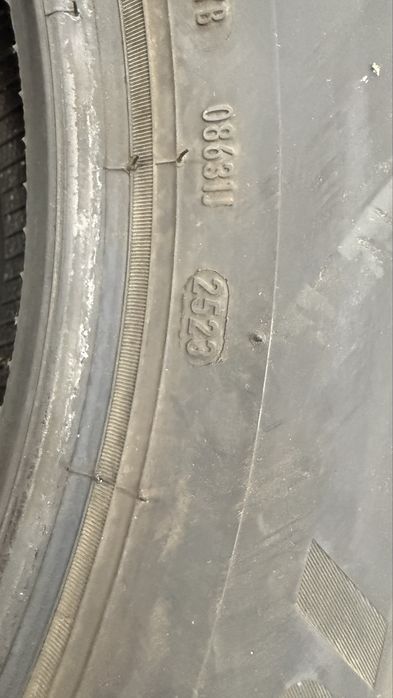 Продам всесезонные шины Pirelli, липучка.