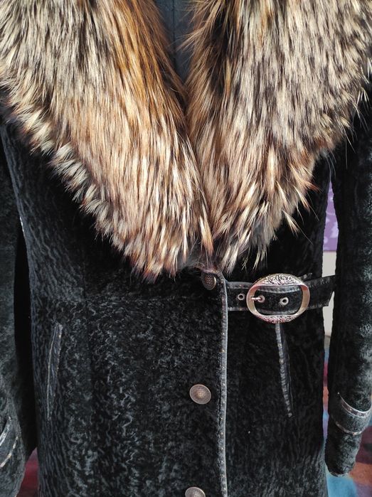Мутоновая шуба воротник енот