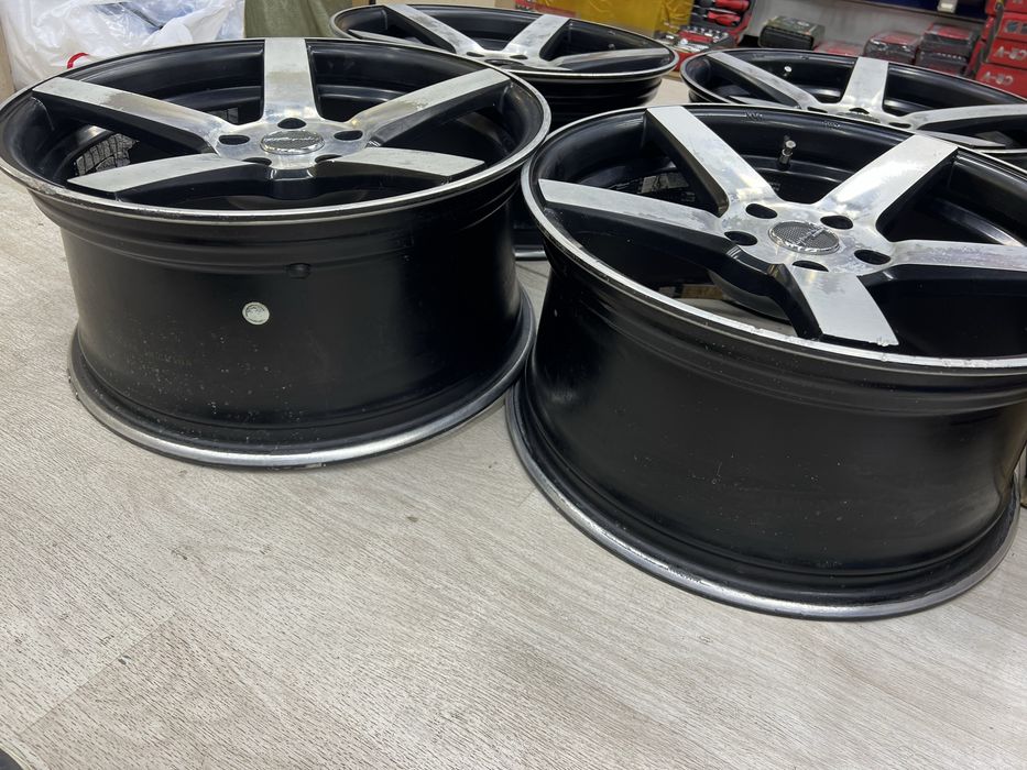 Продается комплект дисков VOSSEN R18
