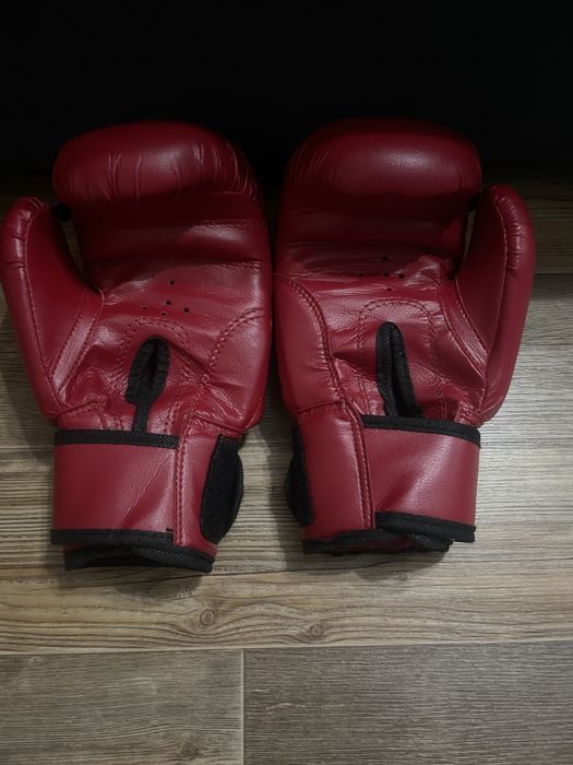 Боксерские перчатки бокс