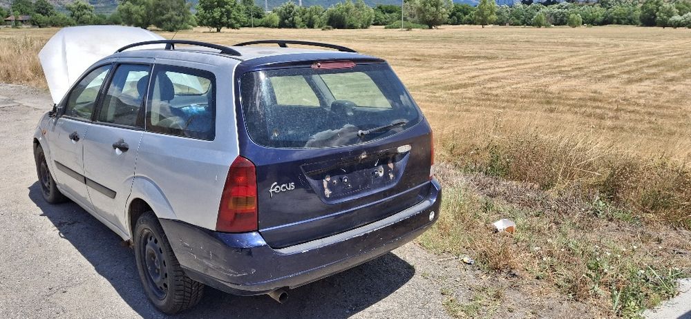 Ford Focus 2.0 бензин 1999г. За части