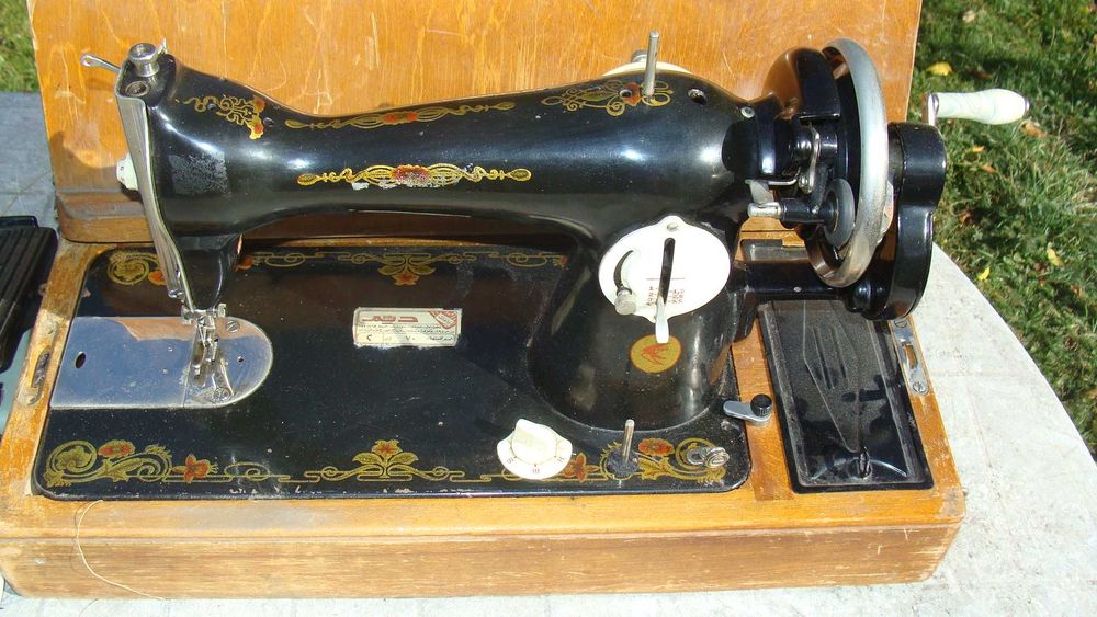Стара ръчна шевн машина-китайска