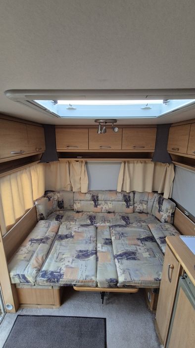 Rulota Knaus 550 2001, panouri, cort