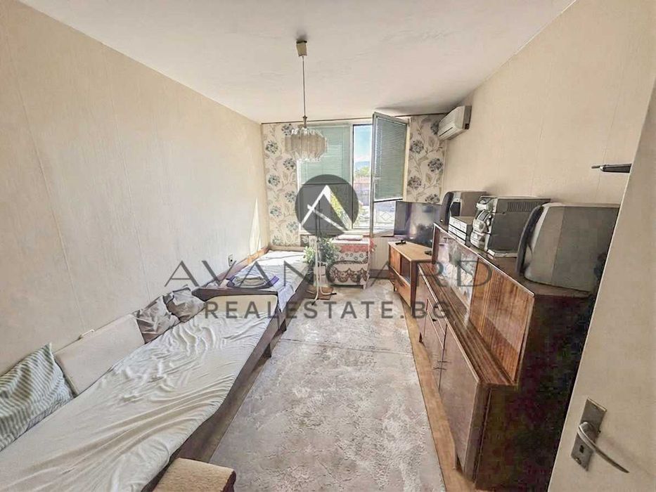 оф.26617 Тристаен с четири отделни стаи до Мол Плаза