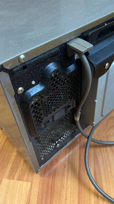 Vând Microunde Samsung MG23f301tas