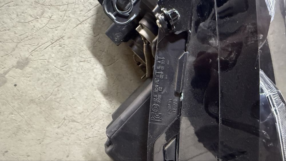 Фары оригинальные Camry 75 2023 года