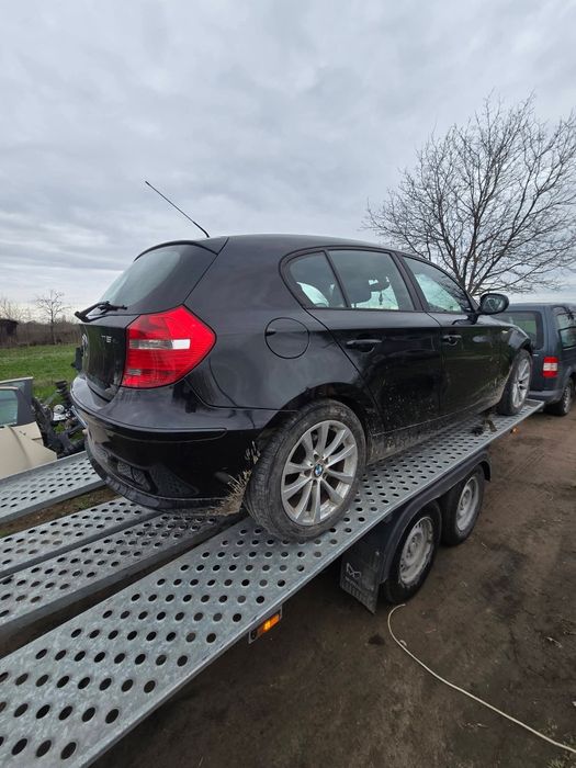 Продавам BMW 118 D 2011г. на ЧАСТИ. (Прочетете описанието)