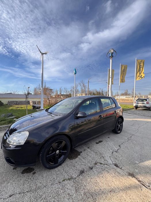 Vand golf 5 1.6 benzină