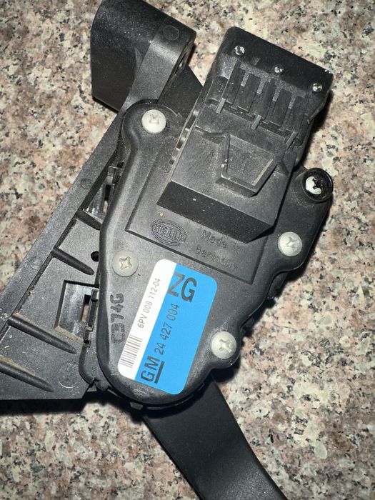 Педал газ от Opel Astra H 2.0t Z20LER