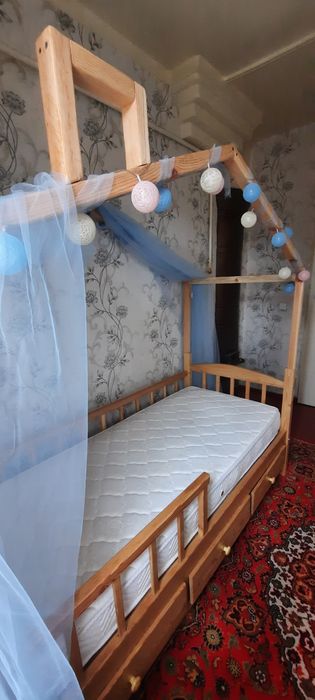 Детская кровать-домик