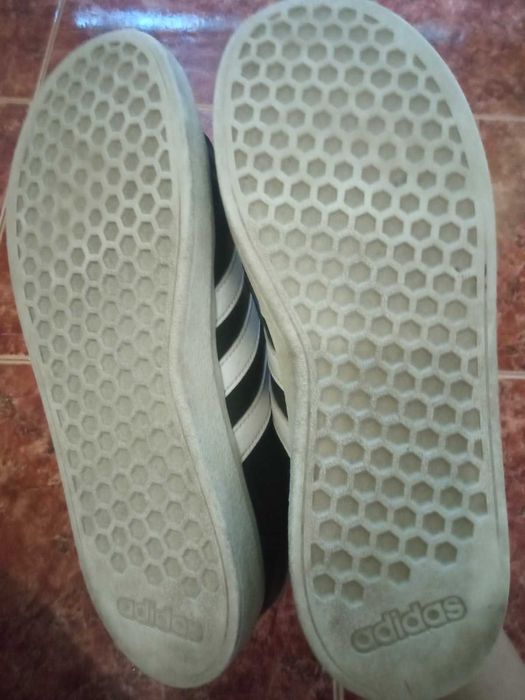 Маратонки Adidas №39 1/3 в отлично състояние