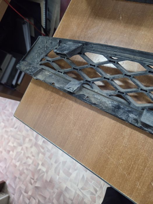 Решетка радиатора Ford focus 1