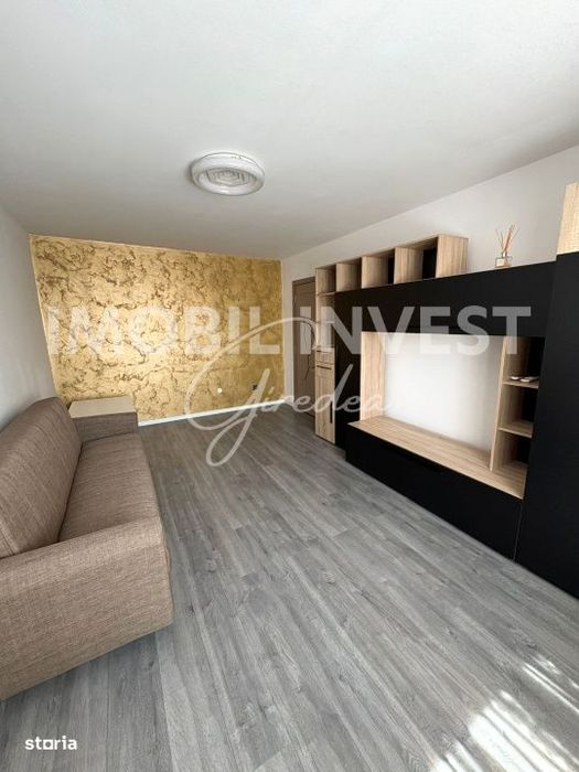 Apartament complet renovat, 3 camere, 2 locuri de parcare | Cetate