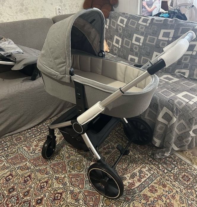 Коляска всесезонная 2/1