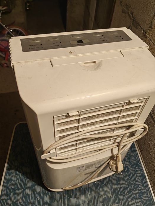 Aparat dezumidificator ptr incaperi programabil