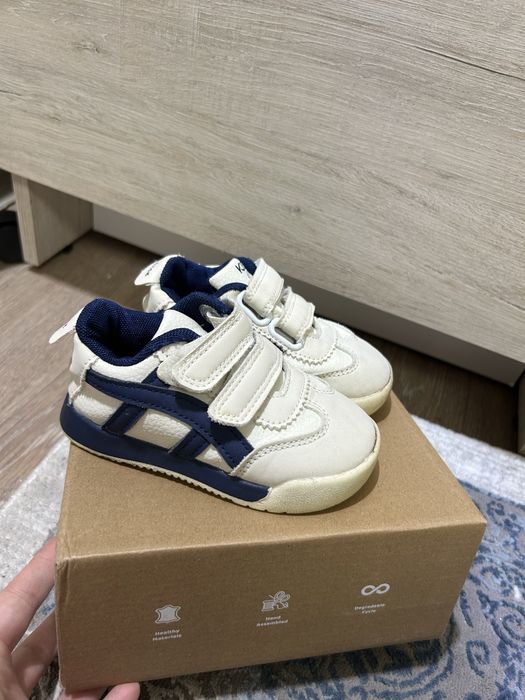 Разгружаю детскую одежду