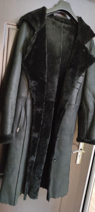 Cojoc, palton, pardesiu de iarnă cu glugă, lung, din blană naturală