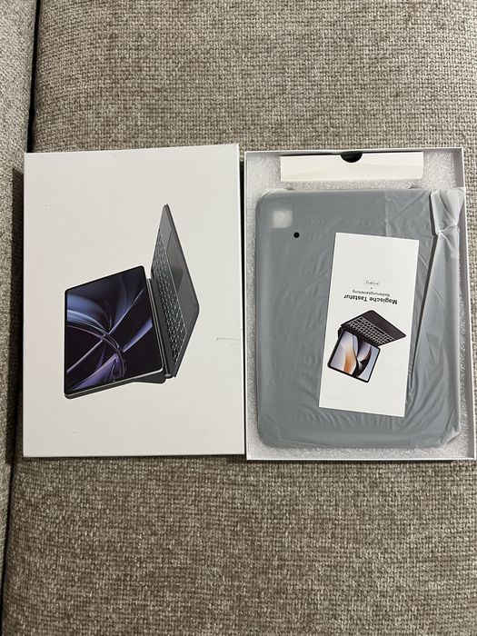Husa Tastatura Magnetica iPad Pro 11 si iPad Air 4 / 5 / 6, Iluminata RGB