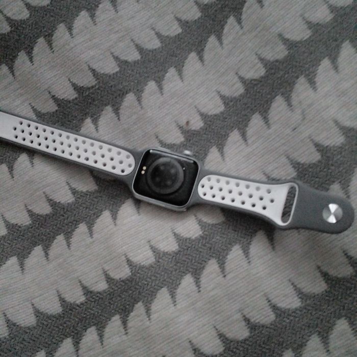 Часы срочно продаю