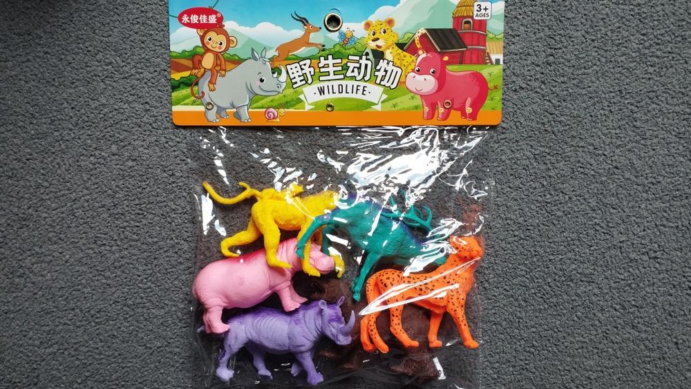 Игрушки животные в упаковке