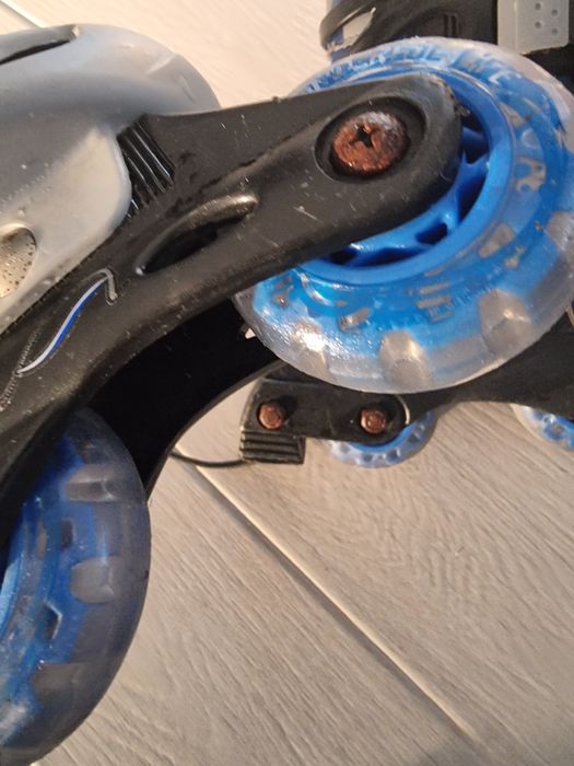 Role copii/baieti reglabile cu roti din silicon ,31-34