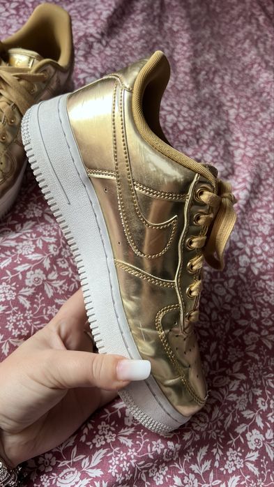 Nike Air force 1 metallic gold 39