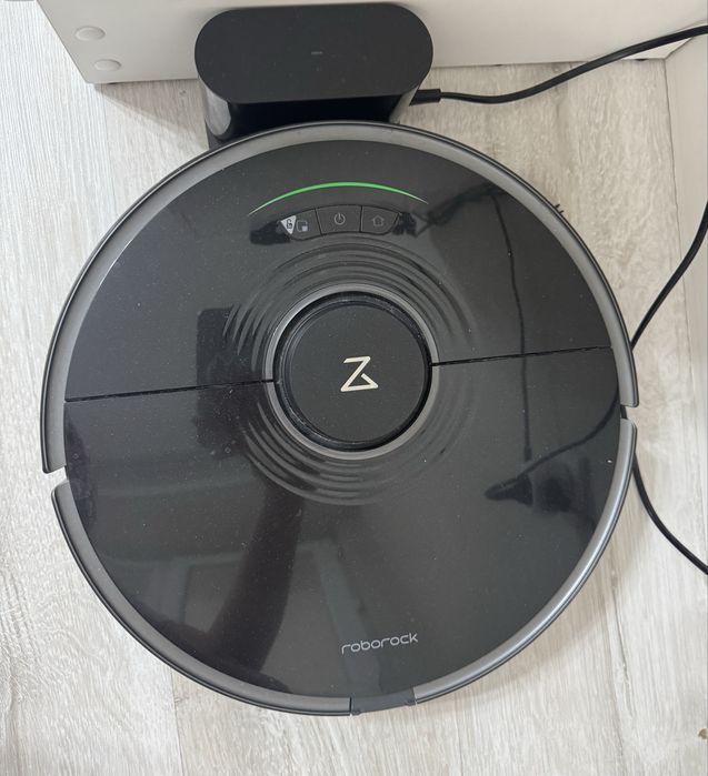 Продам СРОЧНО пылесос Roborock S7