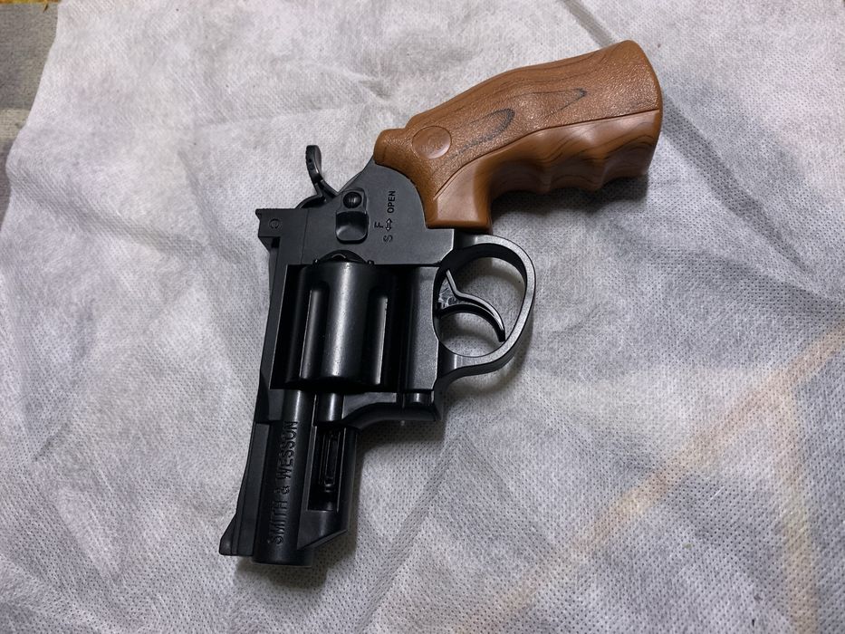 Продам ковбойский костюм