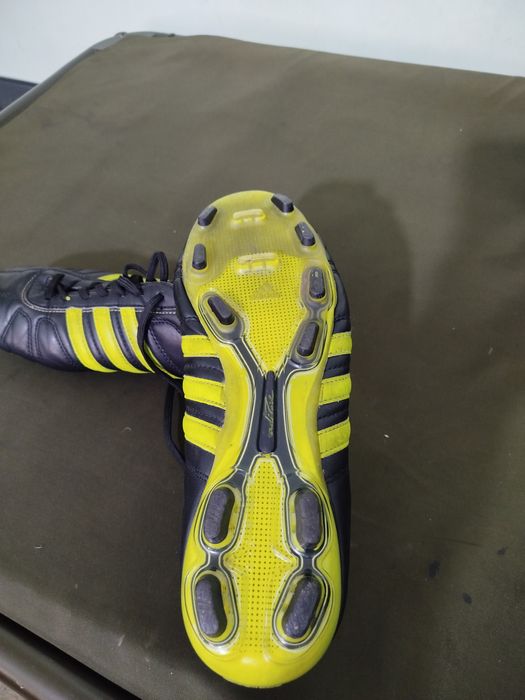 Продам кожаные бутсы.