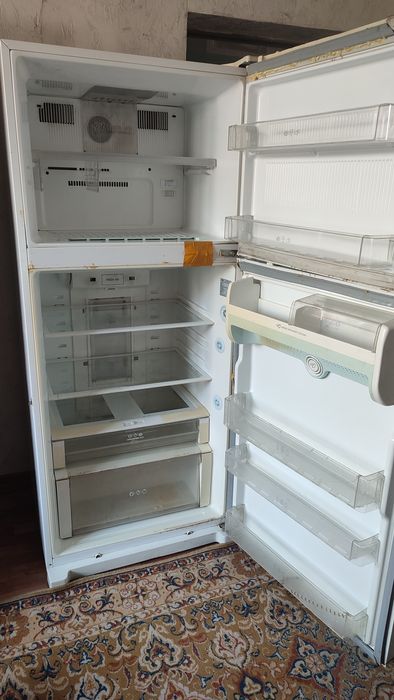 Продам холодильник LG