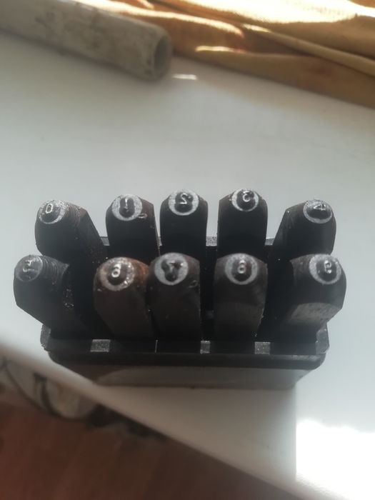 Продам клейма и шрифты.