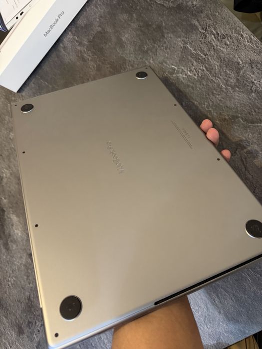 Macbook Pro 16 16/512 M1 Pro