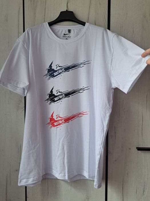 Бяла тениска Nike