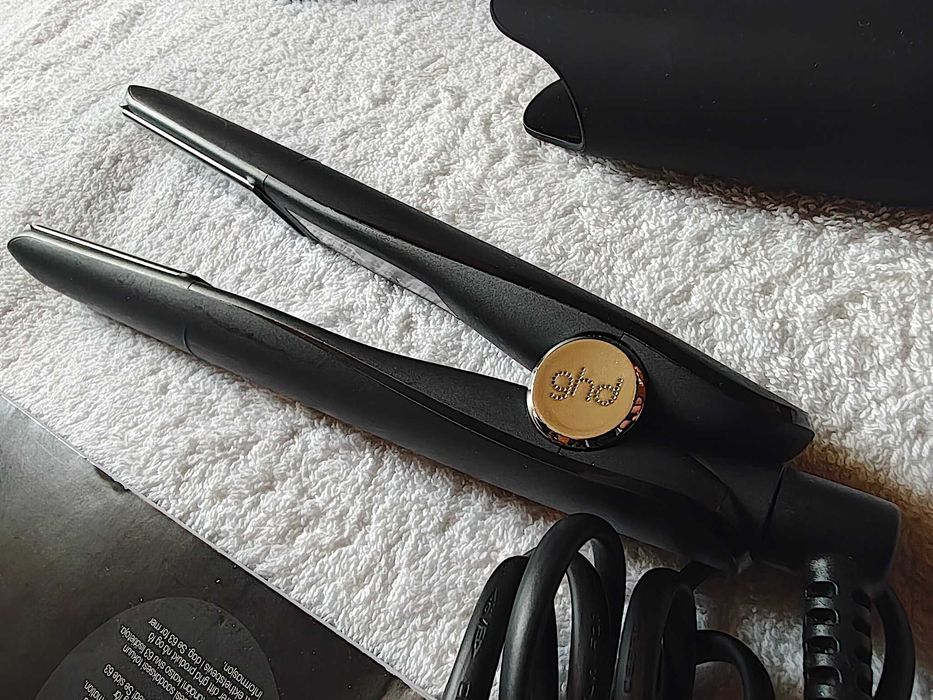 Placa profesionala pentru indreptat parul GHD Gold