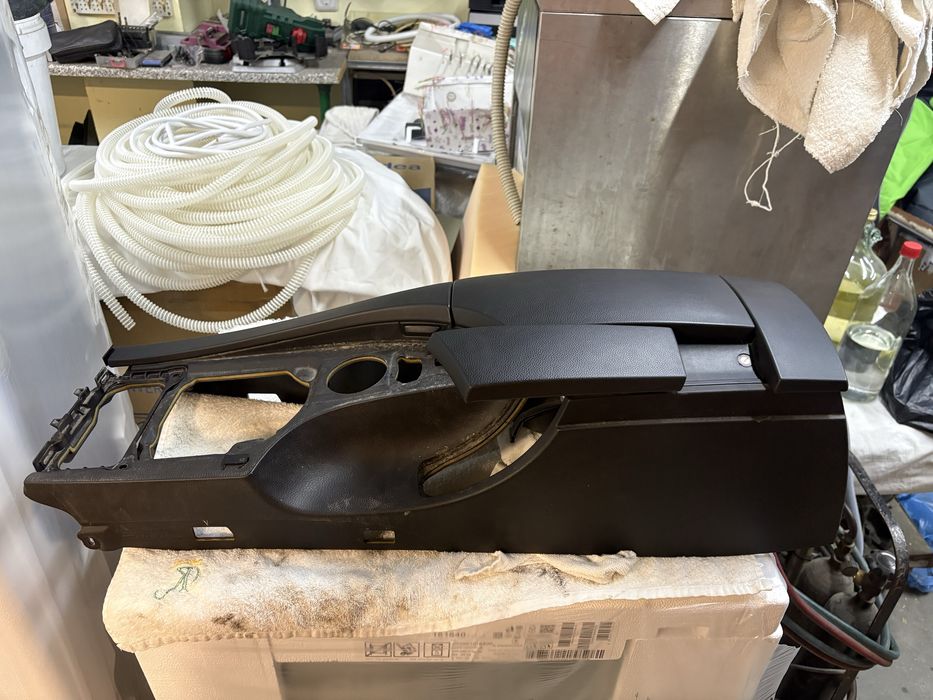 Барче/средна конзола за БМВ Е60