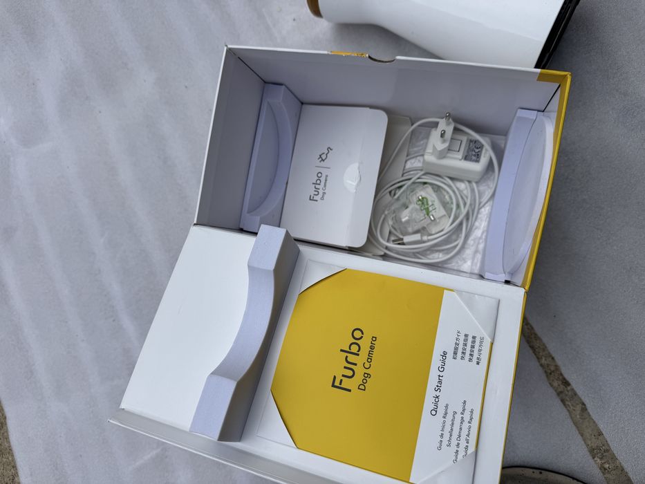 Wifi камера за домашни любимци Furbo, хранилка кучето през телефона