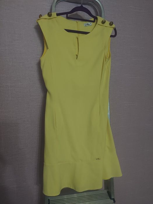 Платье очень симпатичное