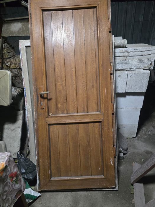 Продам дверь 20000