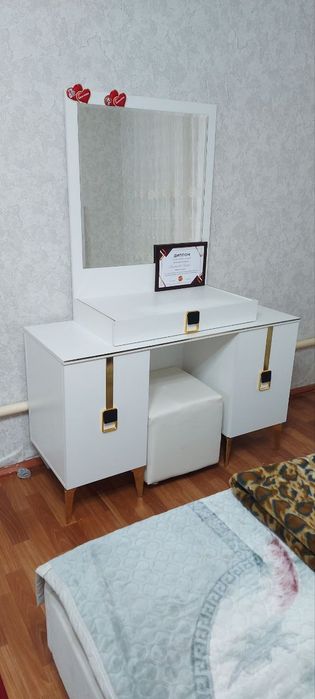 Спальний мебель комната