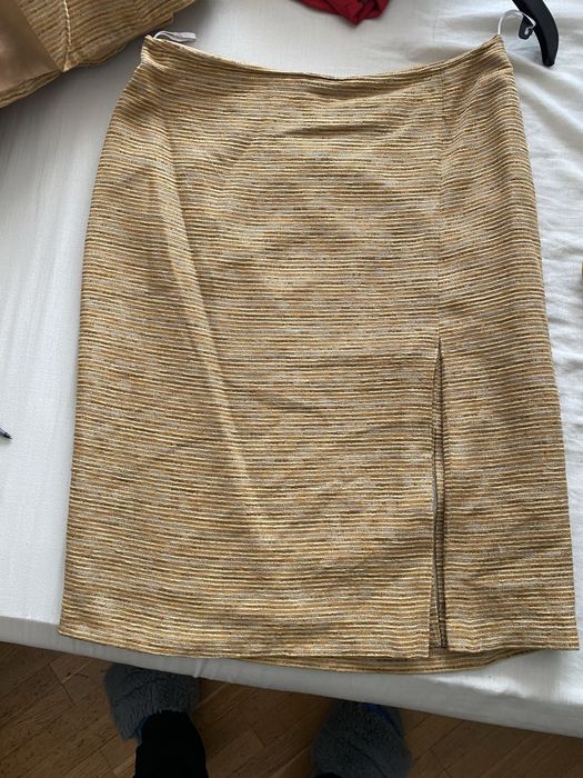 Costum fusta marime 46 sacou marime 44 Madame