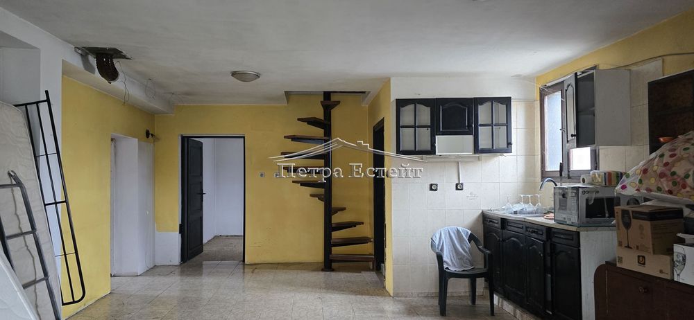 Продава се Къща в с. Приселци, Област Варна - 215 кв.м за 1024 €/кв.м - Снимка #3