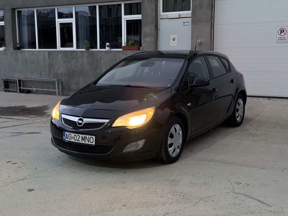 Opel Astra J 2010