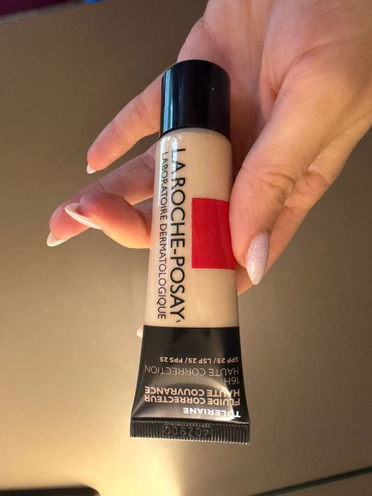 La Roche-Posay Toleriane Коригиращ фон дьо тен-флуид, No9