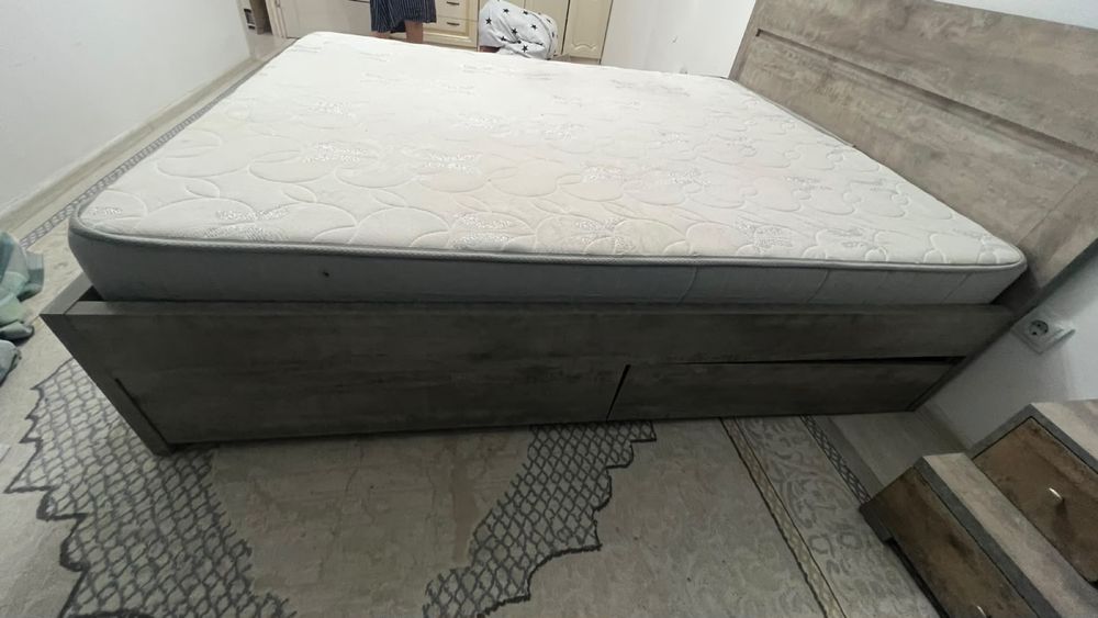 продается Кровать
