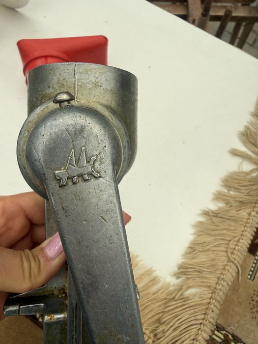 Мясорубка 4000 есть две