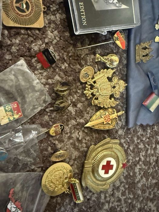 Колекция стари  значки+плакети+ключодържатели