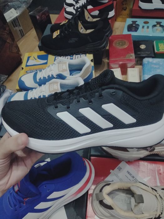 Adidas noi originali cutie preț bombă