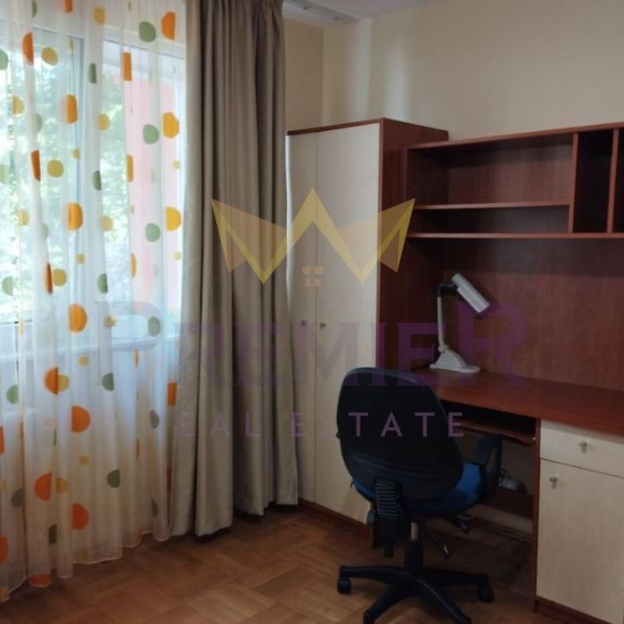 Дава се под наем Четиристаен апартамент в Варна, Възраждане 1 - 110 кв.м за 561 € - Снимка #10