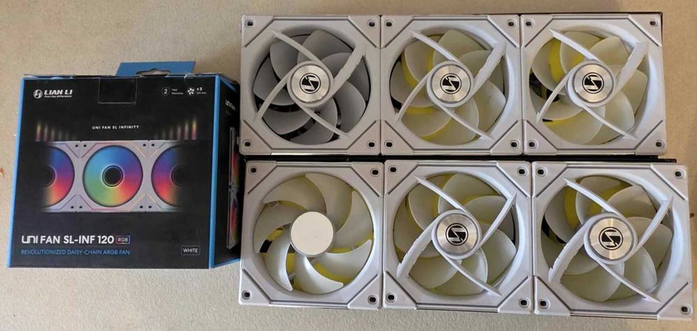 Vând sistem de răcire + ventilatoare Lian Li, alb  în stare foarte bun